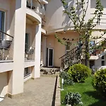 Lux Hotel