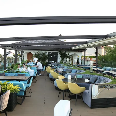 Lux Hotel